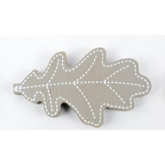 Small Oak Leaf Cutout with White Lines